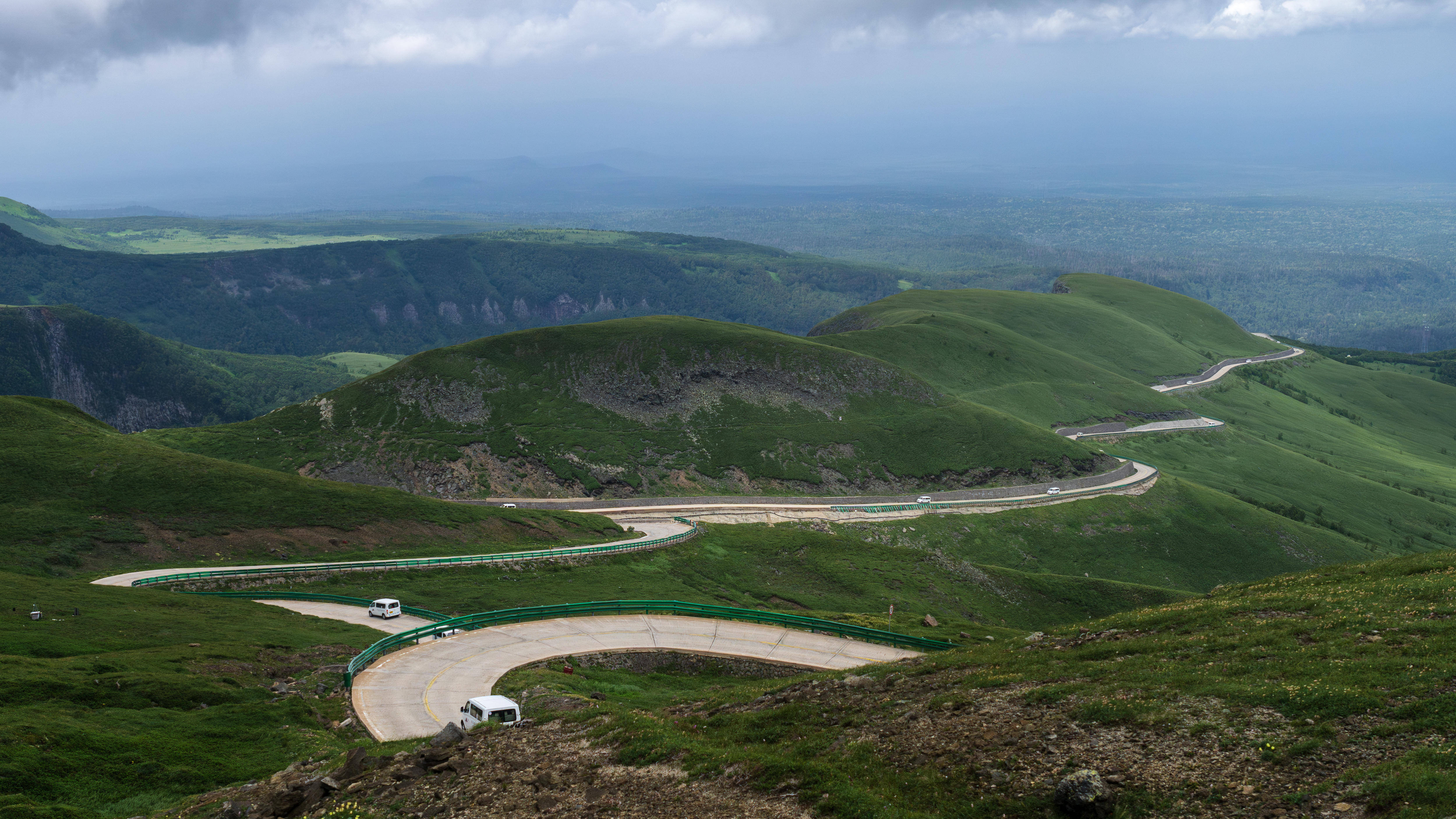 东白山盘山公路图片