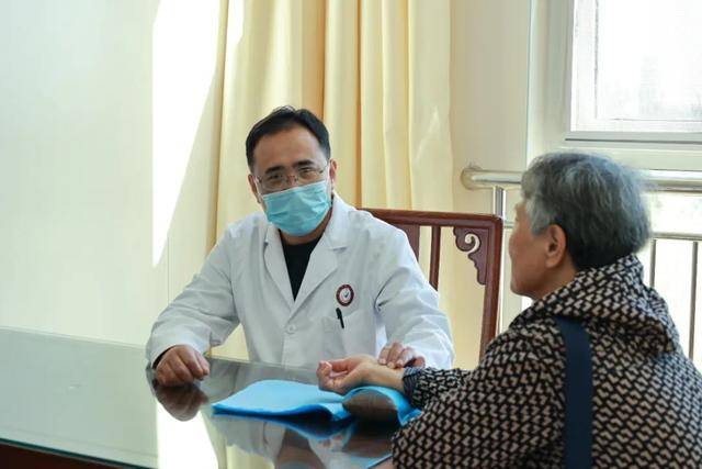 市人大常委会机关老干部党支部到滨州市中医医院(滨州医学院附属中医医院)开展“中医养生 情暖夕阳”主题党日活动 市人大常委会机关老干部党支部到滨州市中医医院(滨州医学院附属中医医院)开展“中医养生 情暖夕阳”主题党日活动