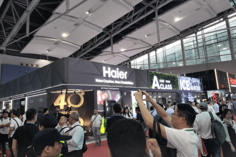 【实探】广交会上，新能源汽车被“火爆围观”！