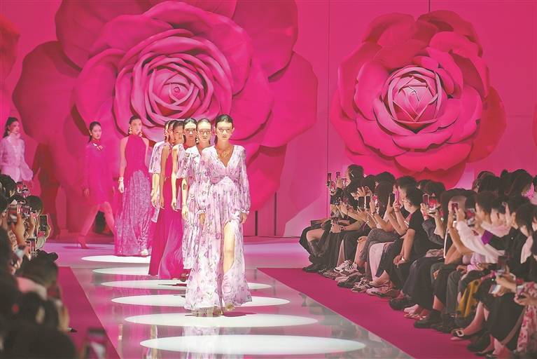 时尚力拉满!在深圳时装周邂逅美丽 时尚力拉满!在深圳时装周邂逅美丽