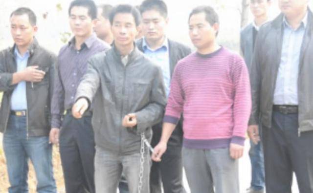 而且,郑琦的"保护伞"大多就倒在2019年.