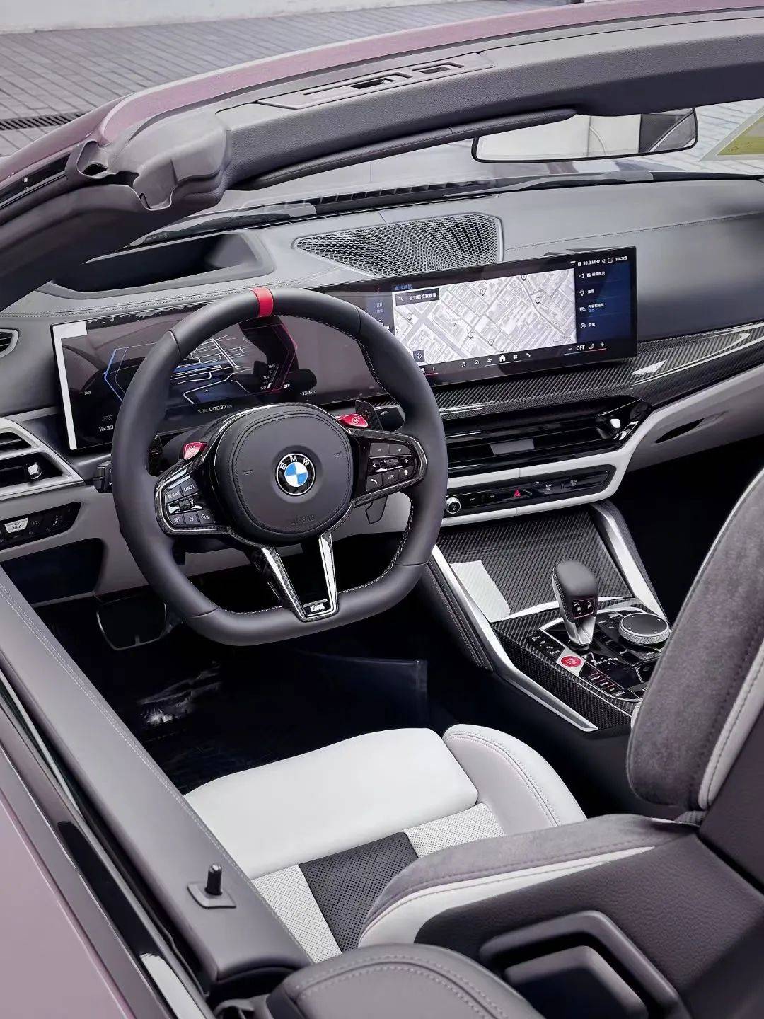 非常罕见!国内到店实拍天鹅绒紫敞篷新宝马m4