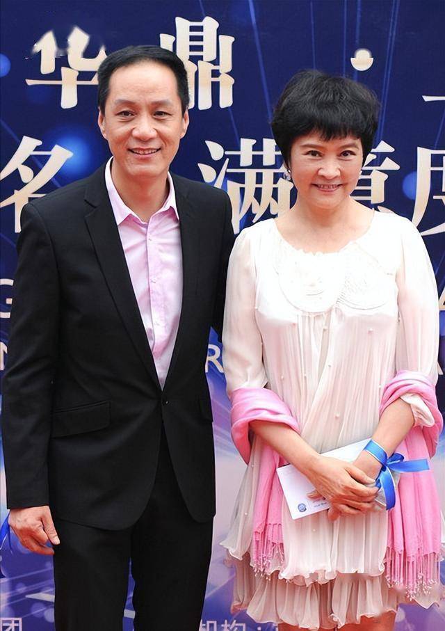 65岁梁丹妮"丁克"31年后,小8岁老公让她成人生赢家_冯远征_丈夫_孩子