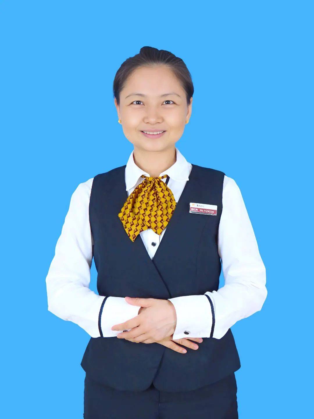 服务格言:专业便捷有温度,热心细心有耐心09号参选人姓名:黄丽芬岗位