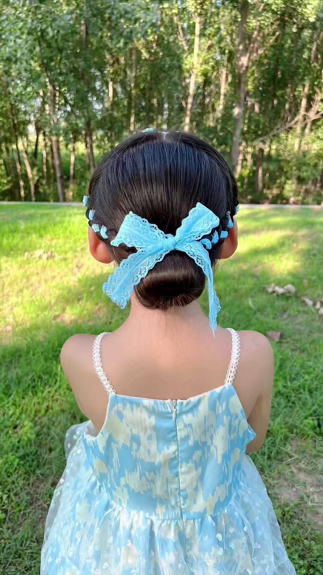 春暖花开给你家小公主扎个气质低盘发吧儿童编发 编发教程 简单好看