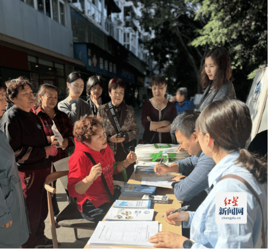 簇桥居民积极参与武侯区2025年民生实事项目征集活动