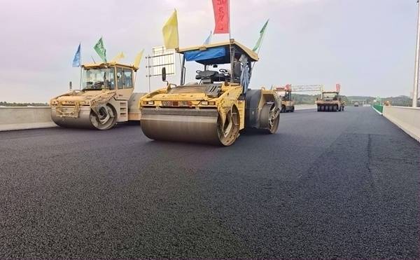 广西:钢渣成功应用于高速公路沥青路面 广西:钢渣成功应用于高速公路沥青路面