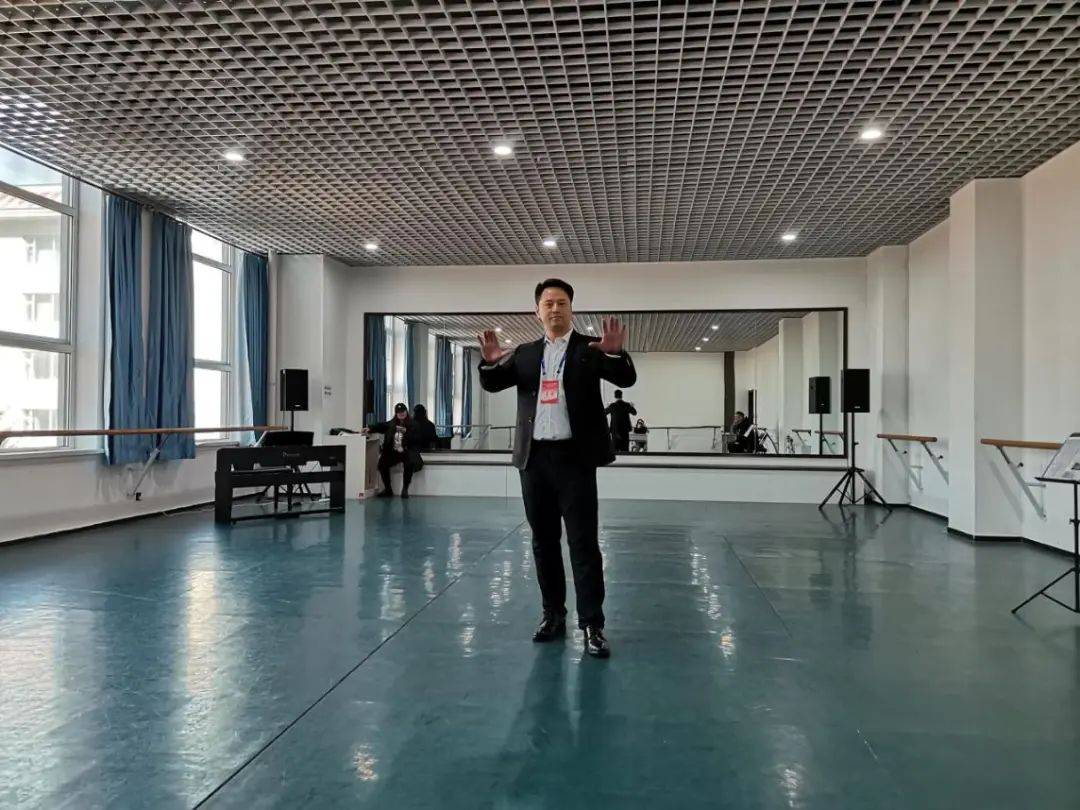 音乐教师基本功舞蹈（音乐教师基本功新修炼） 音乐西席
根本
功舞蹈（音乐西席
根本
功新修炼） 舞蹈科普