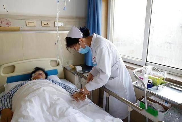 胃溃疡患者最后是咋没的?医生无奈:3个禁忌无人知,每天都在做