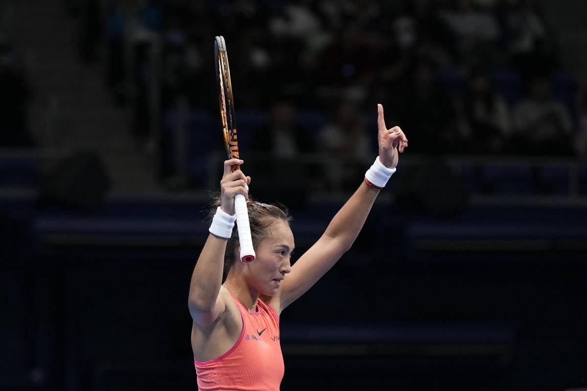 郑钦文总决赛首场就战萨巴伦卡,她能带走500万美元巨奖吗? 郑钦文总决赛首场就战萨巴伦卡,她能带走500万美元巨奖吗?