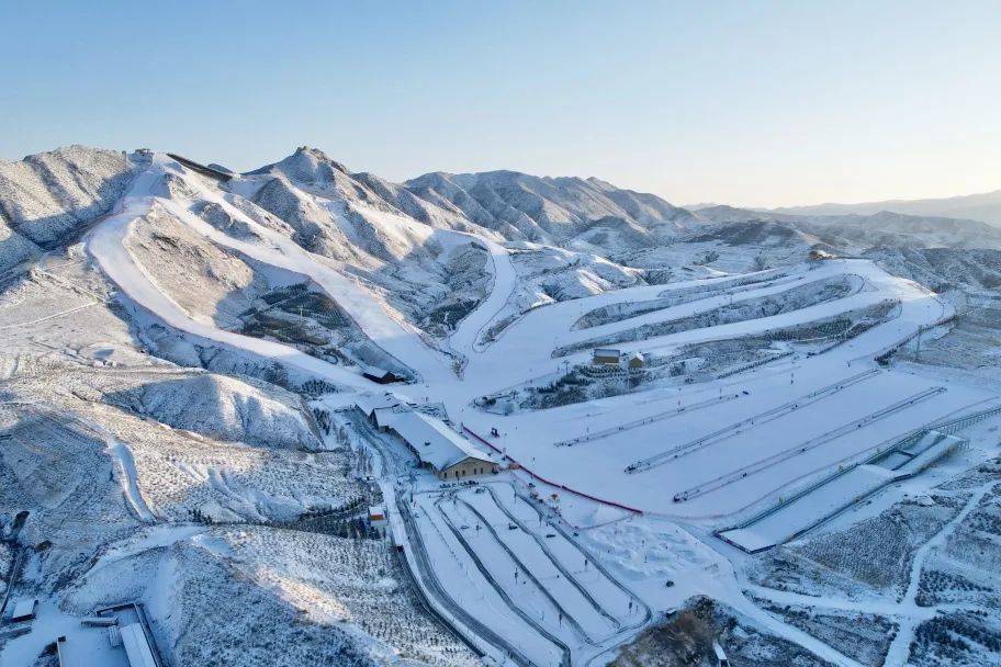 旱雪滑雪场造价图片