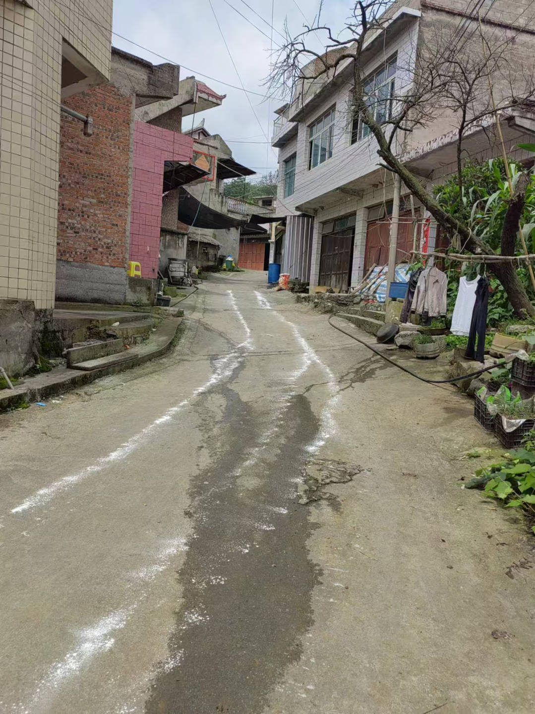 黔西:修建排水沟 为民解忧愁