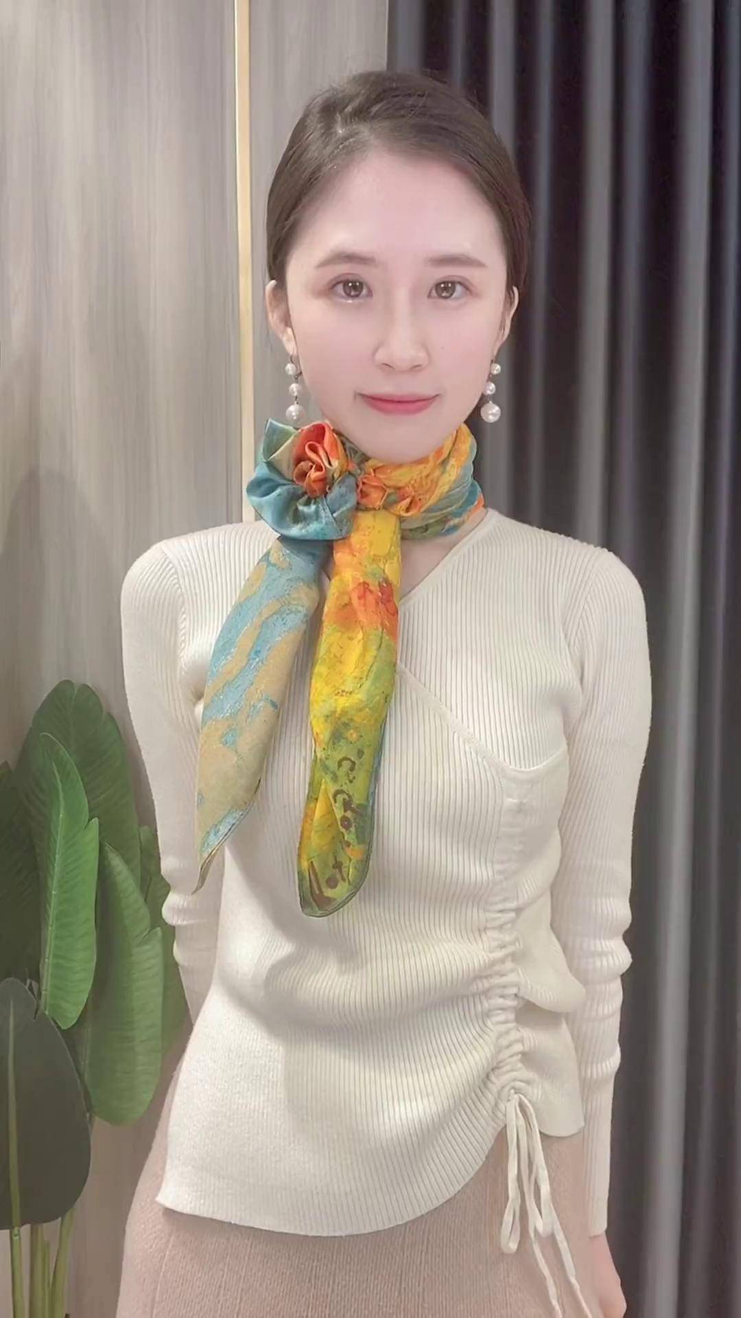 90方巾玫瑰花系法丝巾系法大全