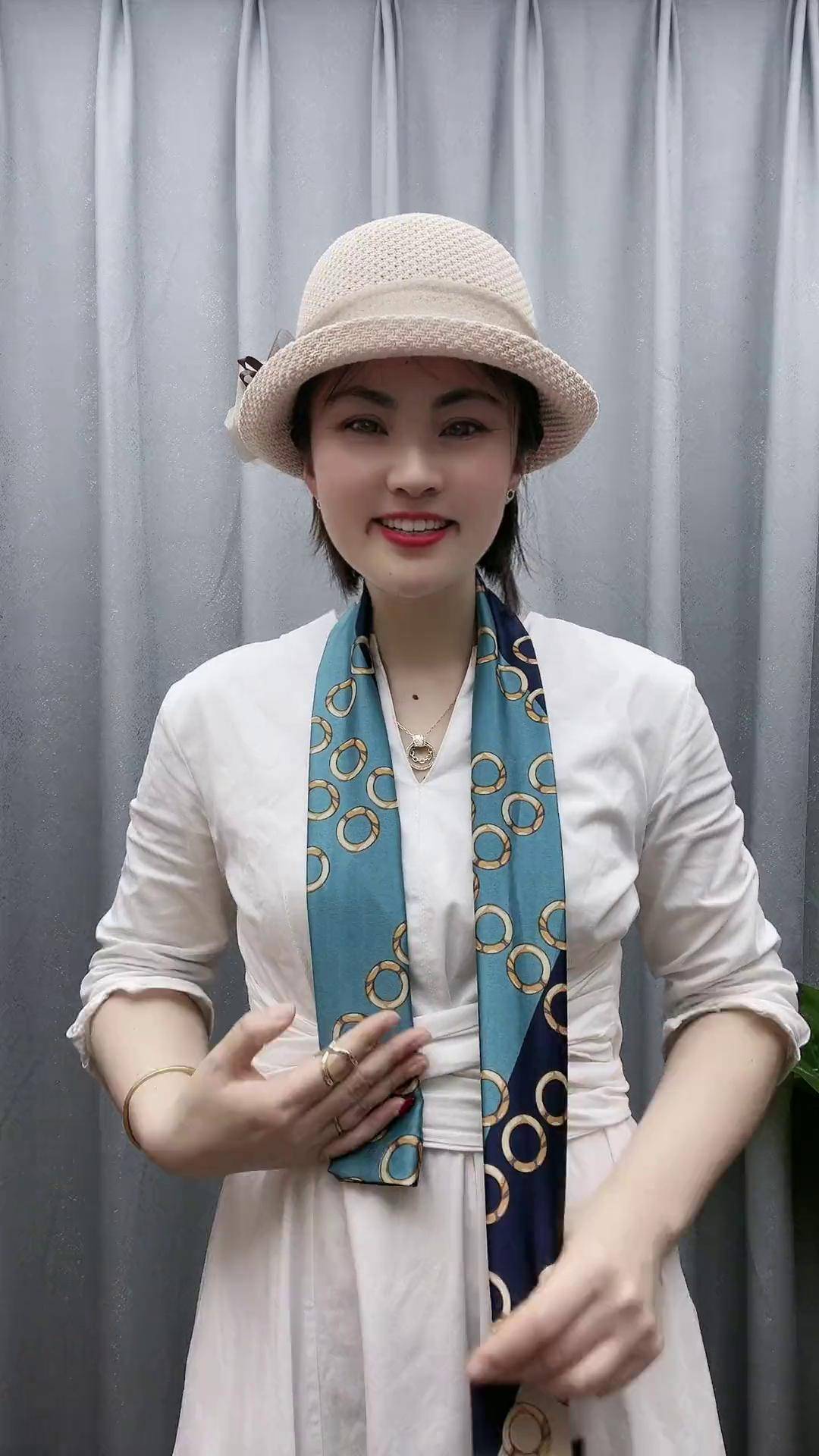 长条飘带的系法丝巾系法又来更新了 丝巾系法大全