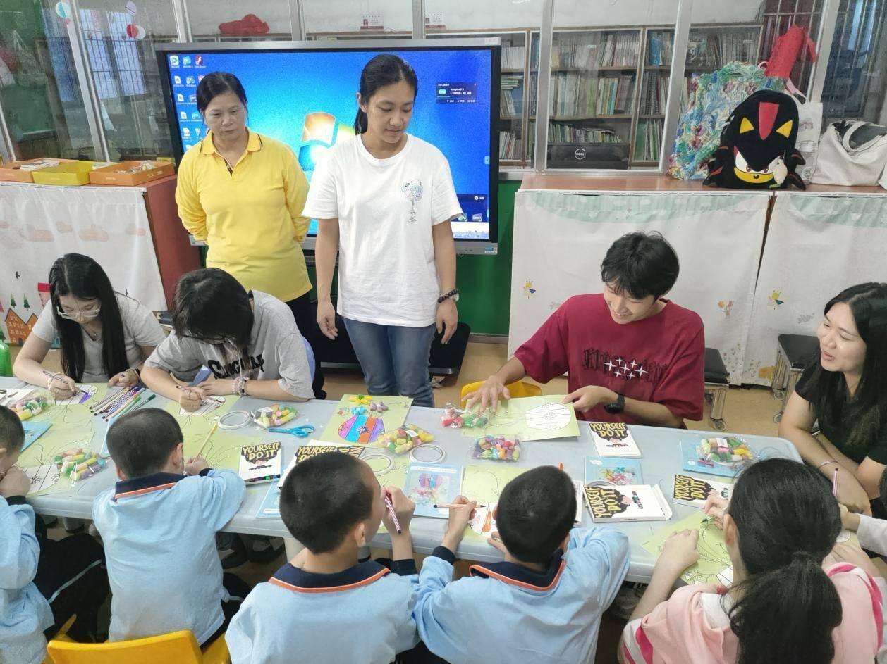 到汕头市福利院支教去！广州新华学院国际学院爱心行动