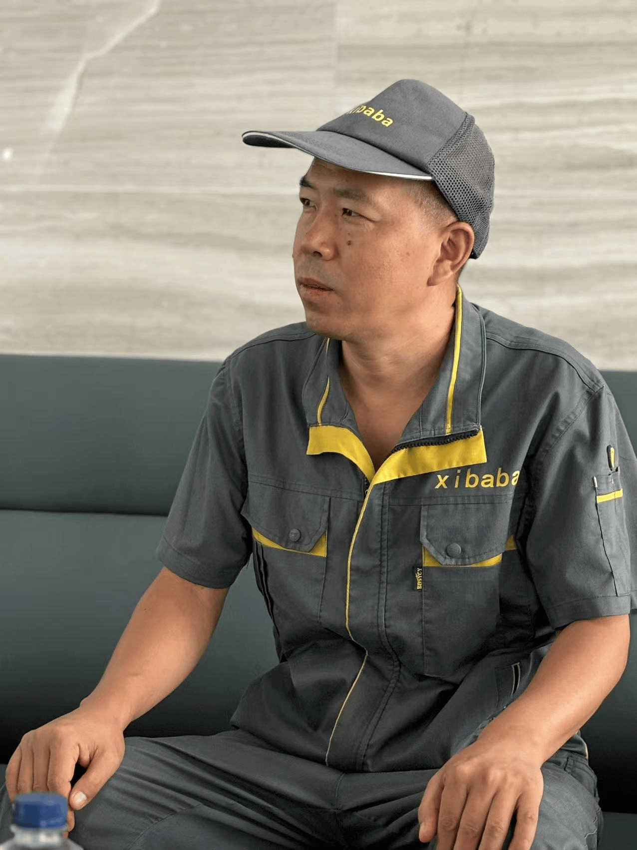 笔者带着疑问采访了湖北硒爸爸矿泉水有限公司厂长张红宇,并在他的