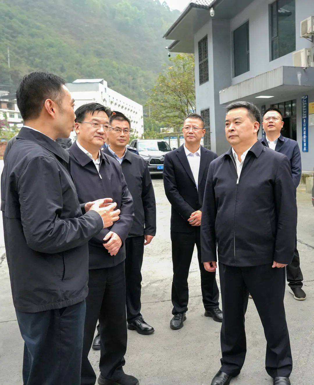 卢军调研乐山交通运输安全工作