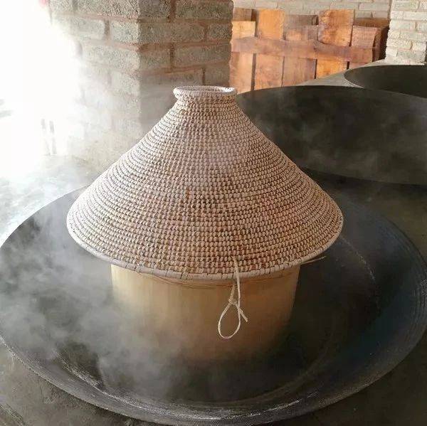 稀奇石林——草帽当锅盖_甑子_活动_口感