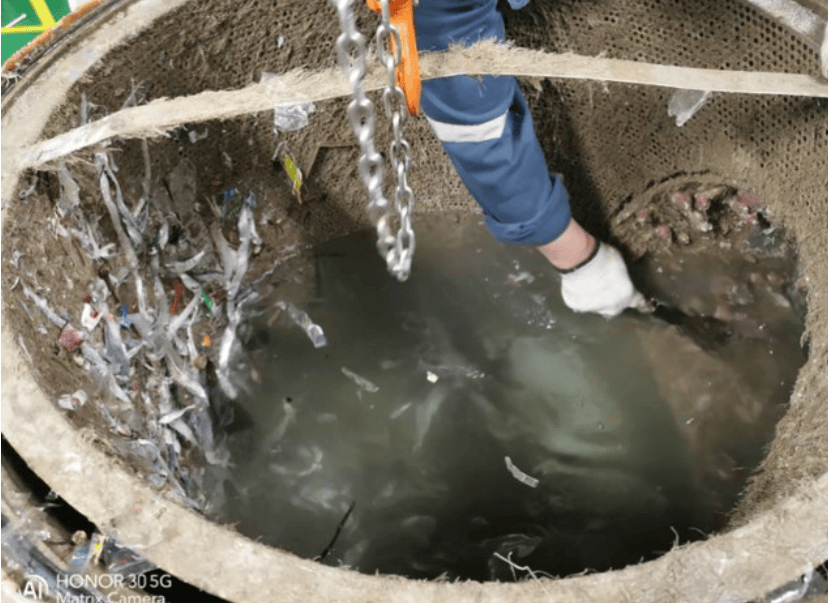 【故障】老轨拆洗海底门发现整个滤器长满藤壶触目惊心防海生物装