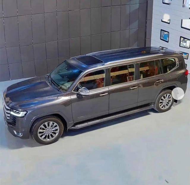 加长版亮相!兰德酷路泽硬派越野车也很"疯狂"