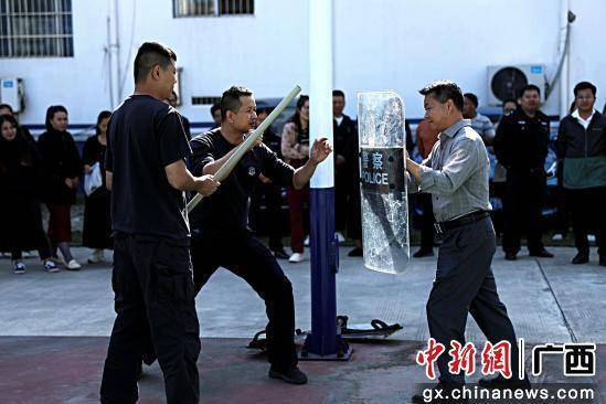 贺州平桂区开展安防能力统一集中培训 共护校园安全(图2)