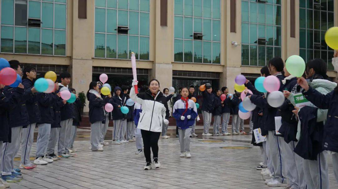 遂宁安居育才中学校图片