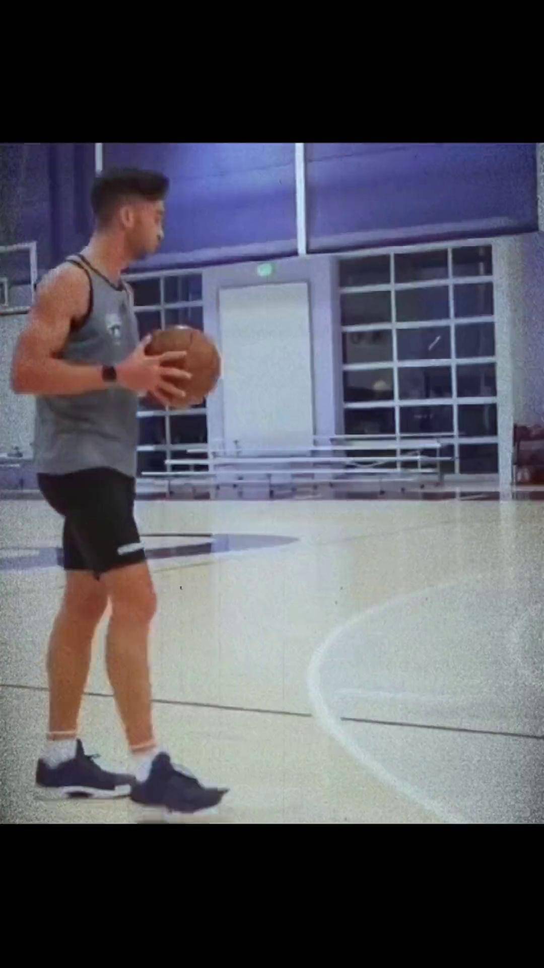 撤步拜佛.篮球教学 过人技巧