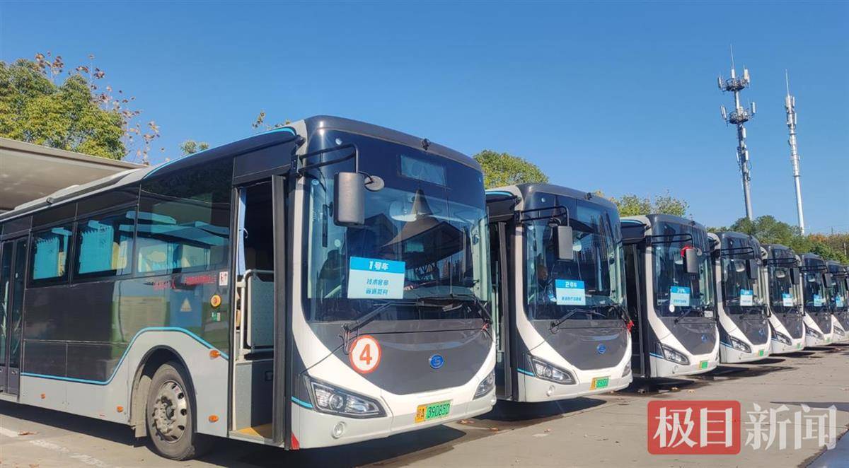 武汉45台公交车化身接驳车、摆渡车助力马拉松