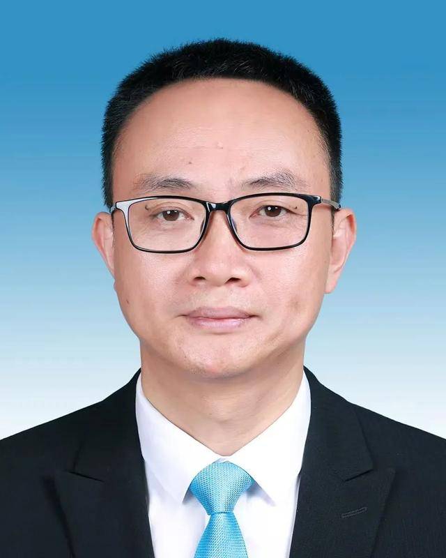 福建省委副秘书长严诚,履新职