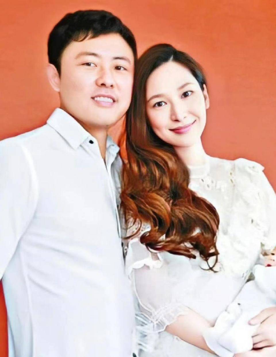 纪晓波被fbi通缉,涉案320亿美元?46岁吴佩慈回应了