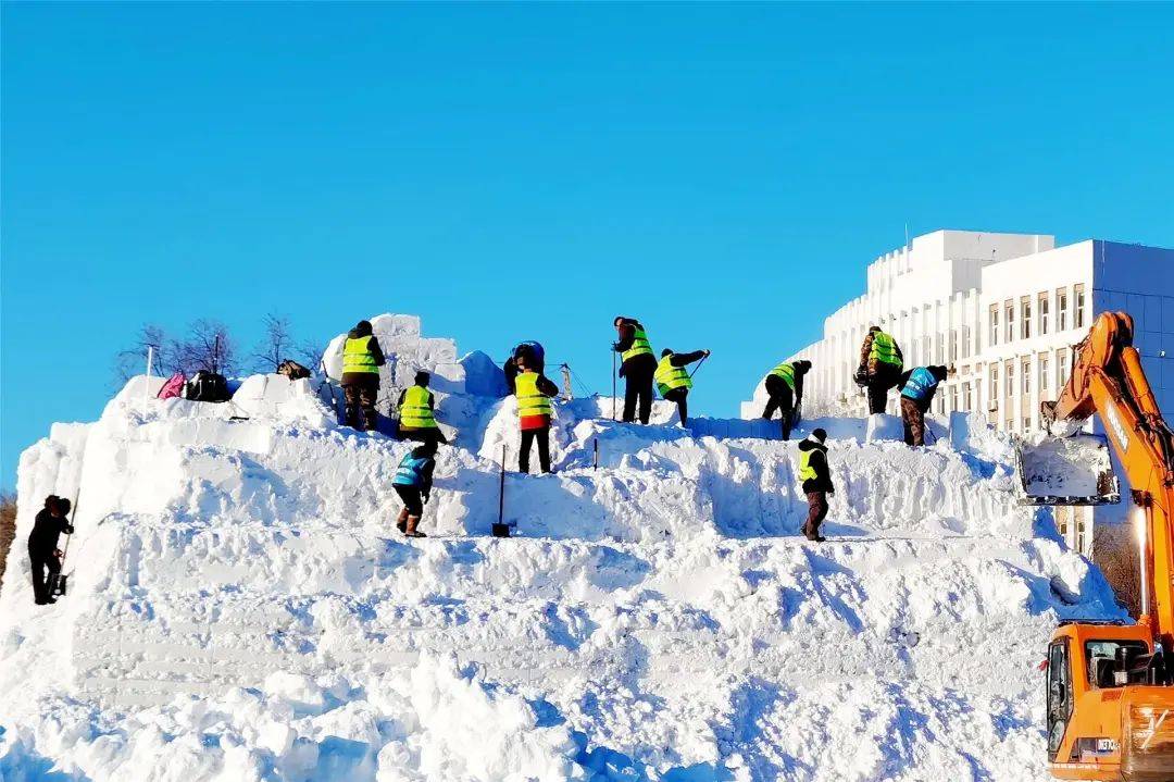 阿荣旗：雕PG电子app琢冰雪之美 打造冬日盛宴(图2)