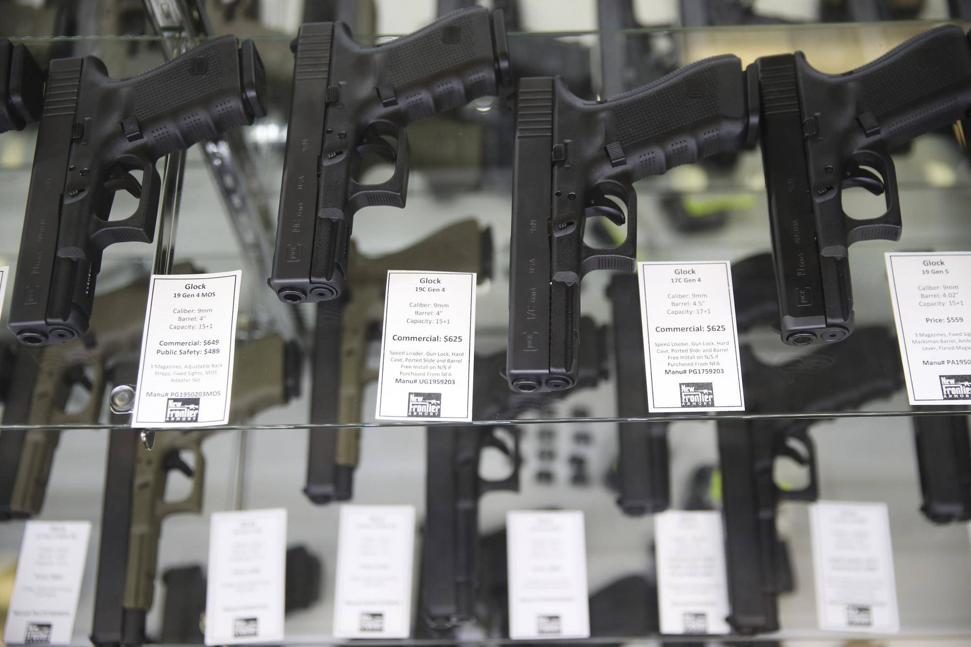 美国休斯敦市发生枪击案 两名青少年死亡