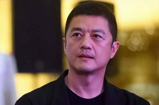 1亿做酒、5亿做茶、8亿做电车，“投资天才”李亚鹏在坚持什么？