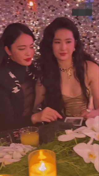 刘亦菲出席新活动被骂油味好重!网友:又胖了,就这状态还能压轴 刘亦菲出席新活动被骂油味好重!网友:又胖了,就这状态还能压轴