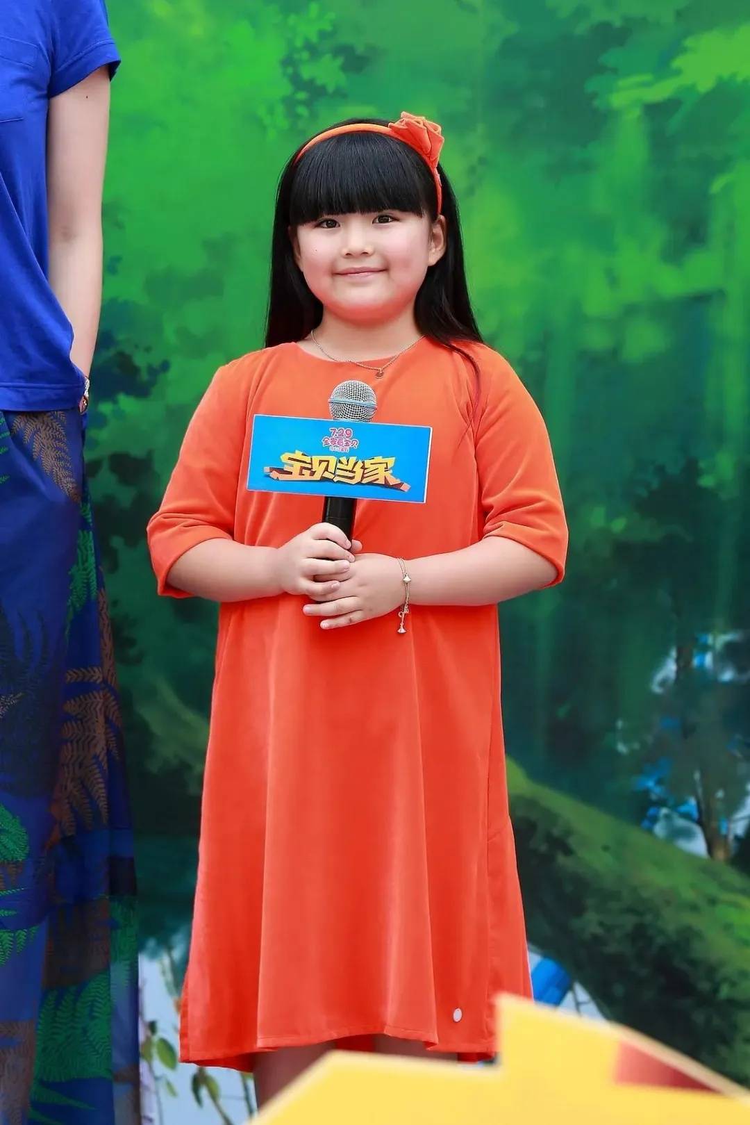 李湘晒王诗龄刘亦菲合照网友羡慕说累了