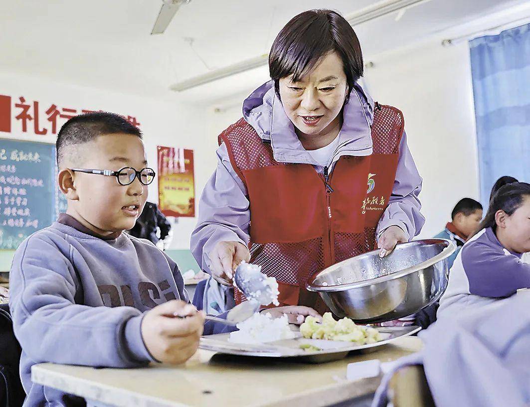 9年,他们给山区娃送去爱心午餐40万份