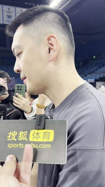 杨鸣：球队伤病状况比较严重 今晚新大外不会出战