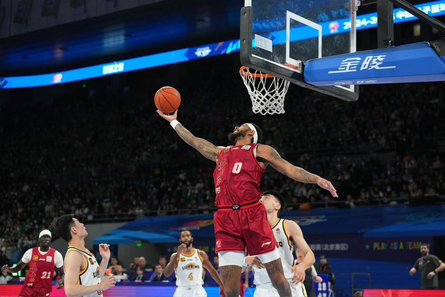 赛季双杀卫冕冠军 北汽队元旦夜赢新年首胜 遗憾的是陈盈骏受伤