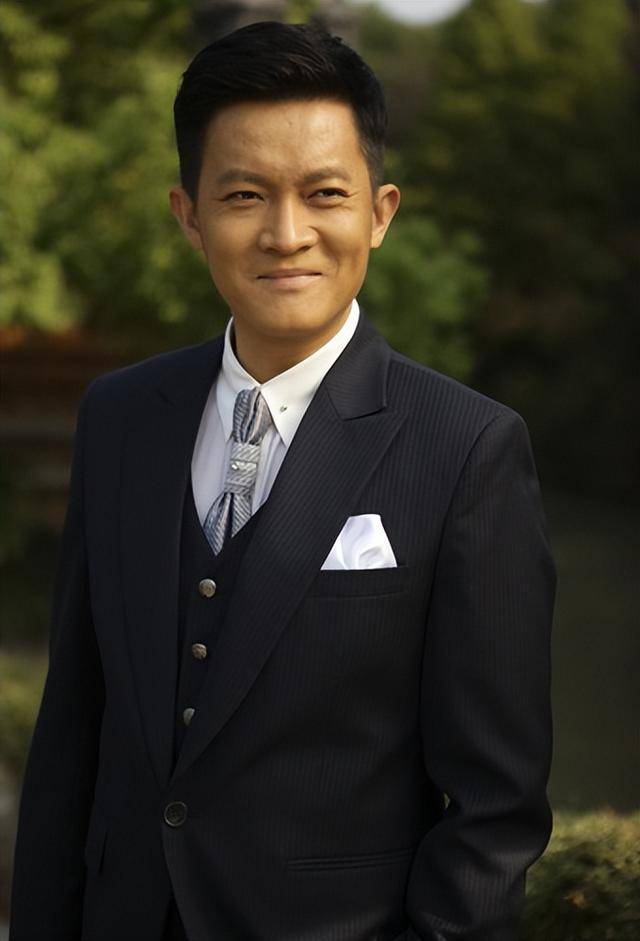演员杨志刚娶小师妹张静钱交妻子管如今他过得怎么样