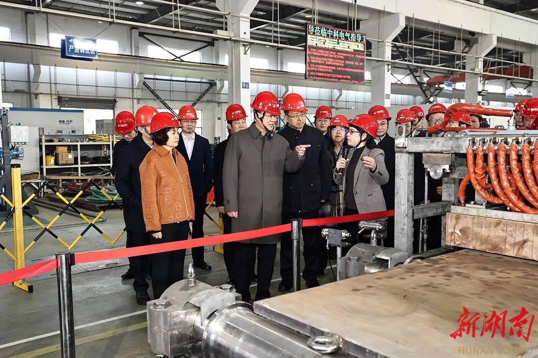 根据省委统一部署,3日,省委副书记,省长毛伟明赴岳阳市调研并主持召开