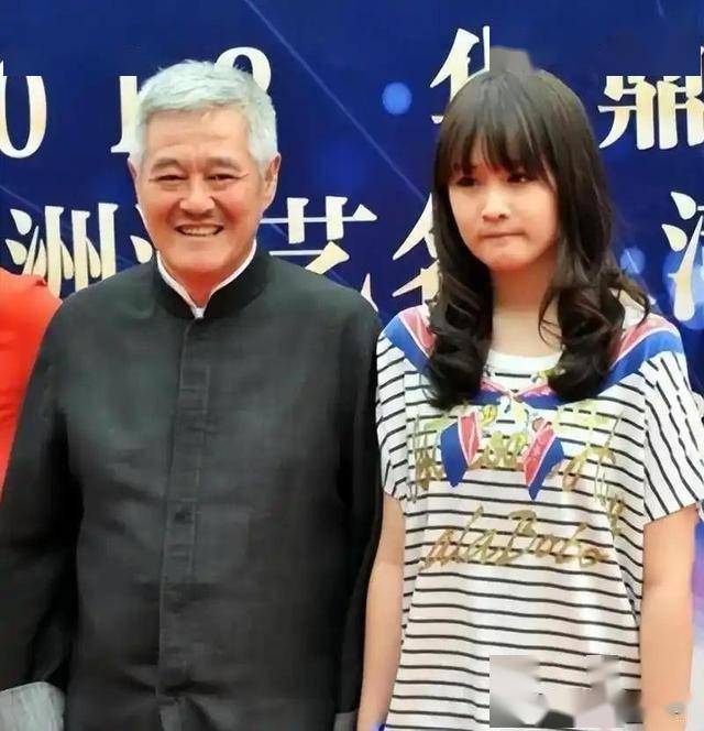 即赵铁蛋去世后,赵一楠作为赵本山唯一的儿子.