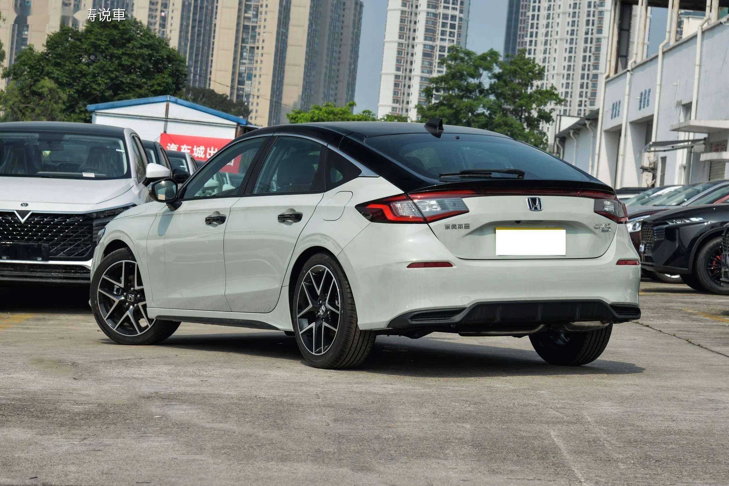 本田思域2.0l油电混动版,l2智驾油耗低,年轻人的理想运动家轿?