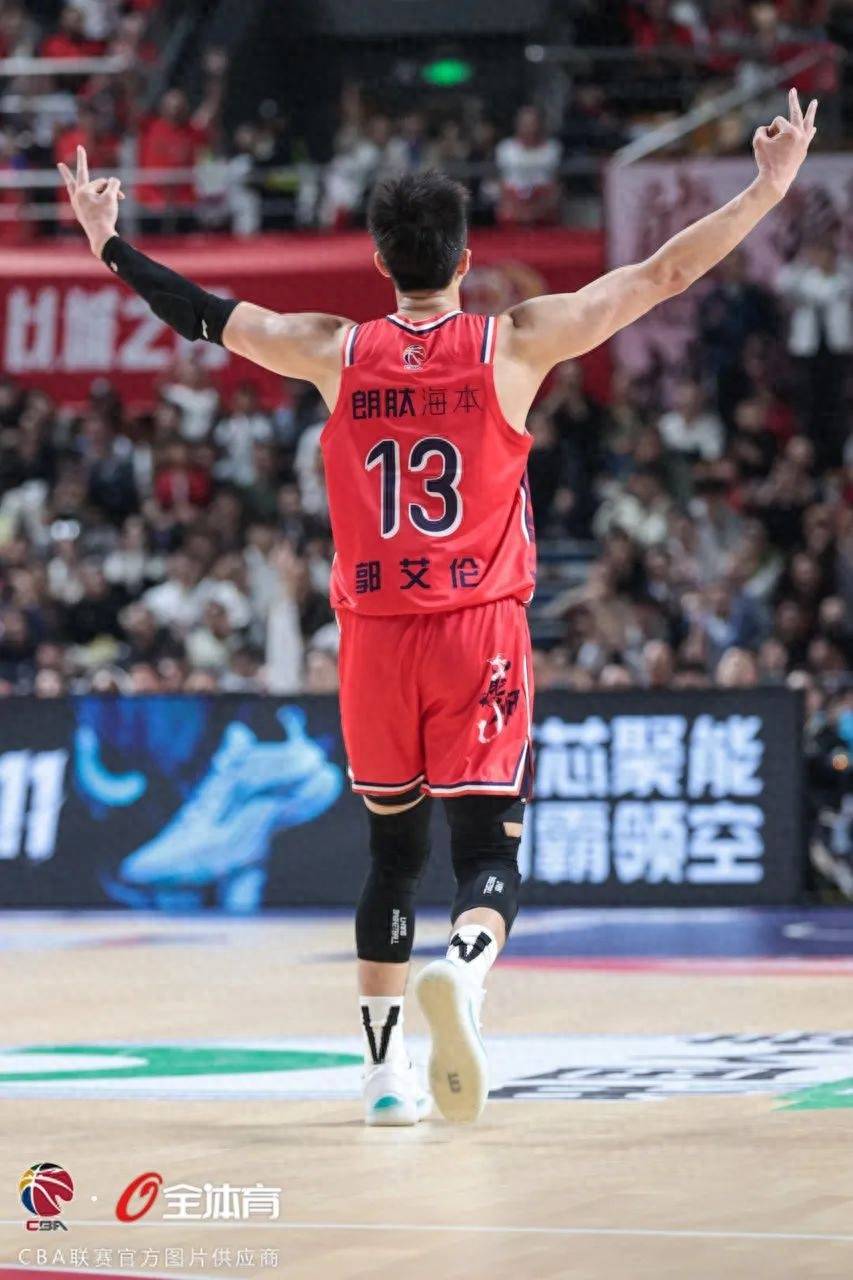 广州龙狮官宣郭艾伦1月16日复出，将主场迎战广东男篮