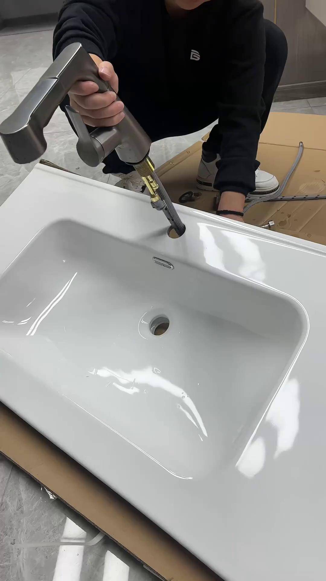 卫生间装修 要买就买陶瓷一体盆,好用不过时浴室柜