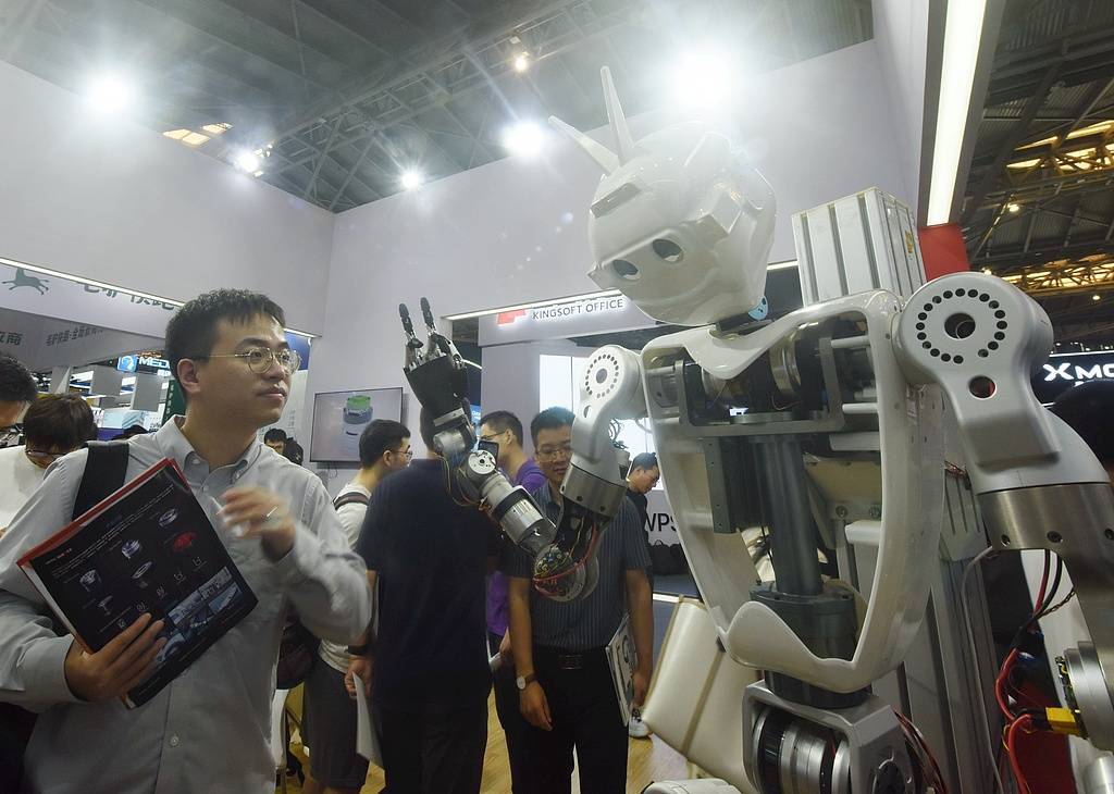 如何让人形机器人走入寻常百姓家？上海政协委员提了这些“新点子”