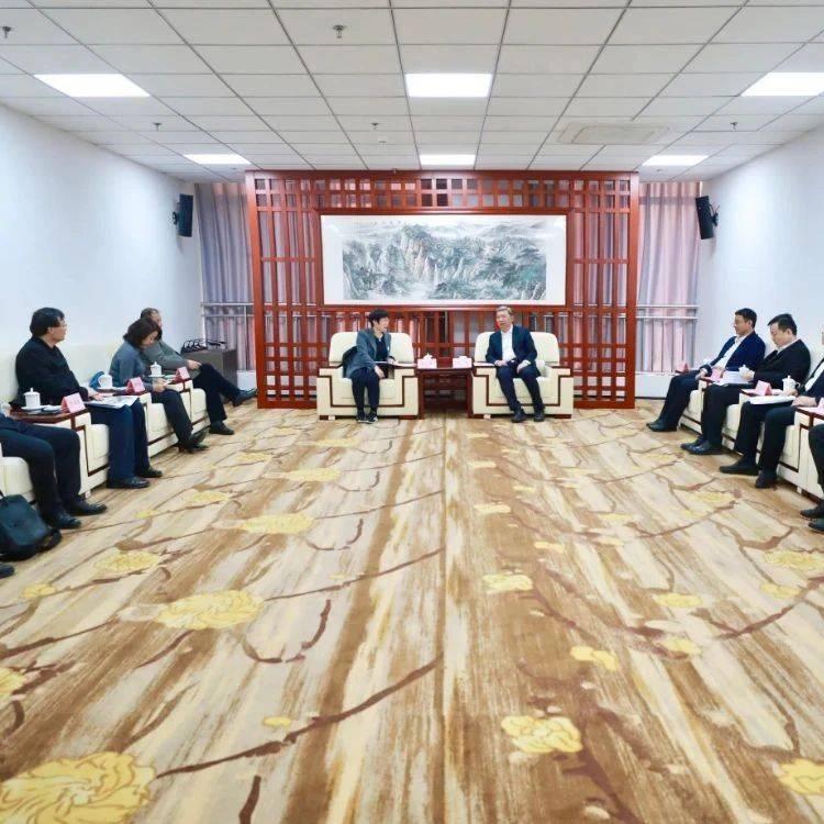 孙斌会见中国科学院院士王小云一行_济南_发展_产业