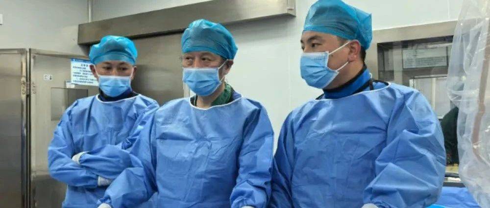 30名“银龄医师”助力丽江医疗_义诊_秦文静_方式