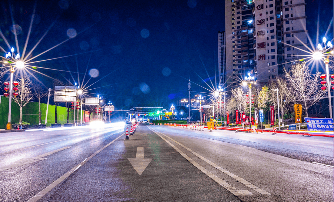 播州区:路灯改造升级 点亮新春出行路