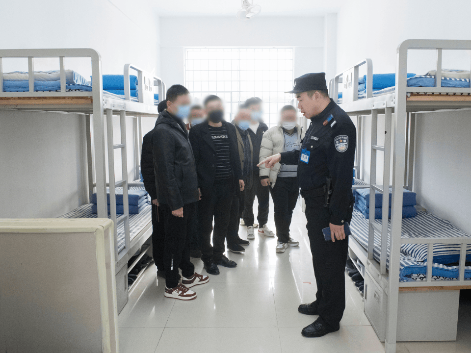 济微监狱联合济南市起步区社会治理部举办社区矫正人员警示教育活动