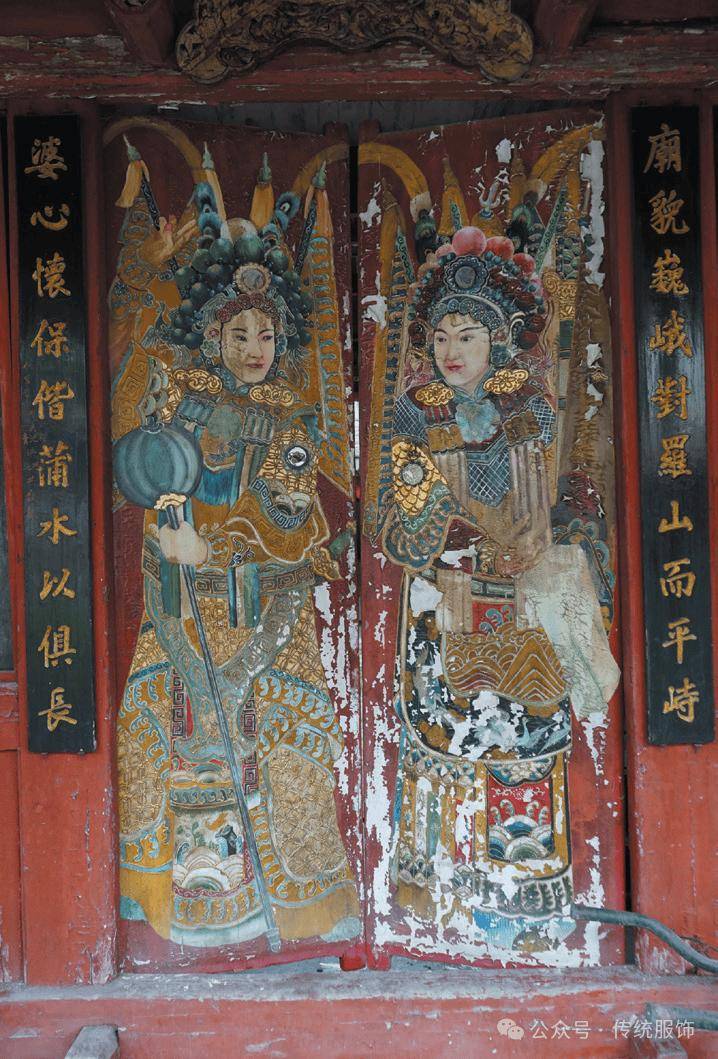 女孩子的门上当然要贴女门神啦~~